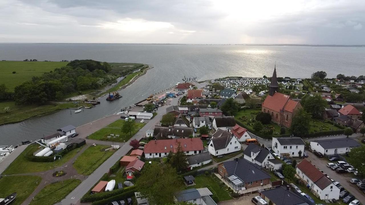 Reetferienhaus - Schaprode Hafen Экстерьер фото